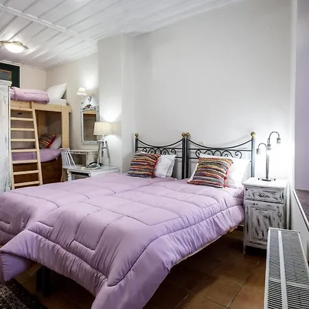 Kapodistrias 3*